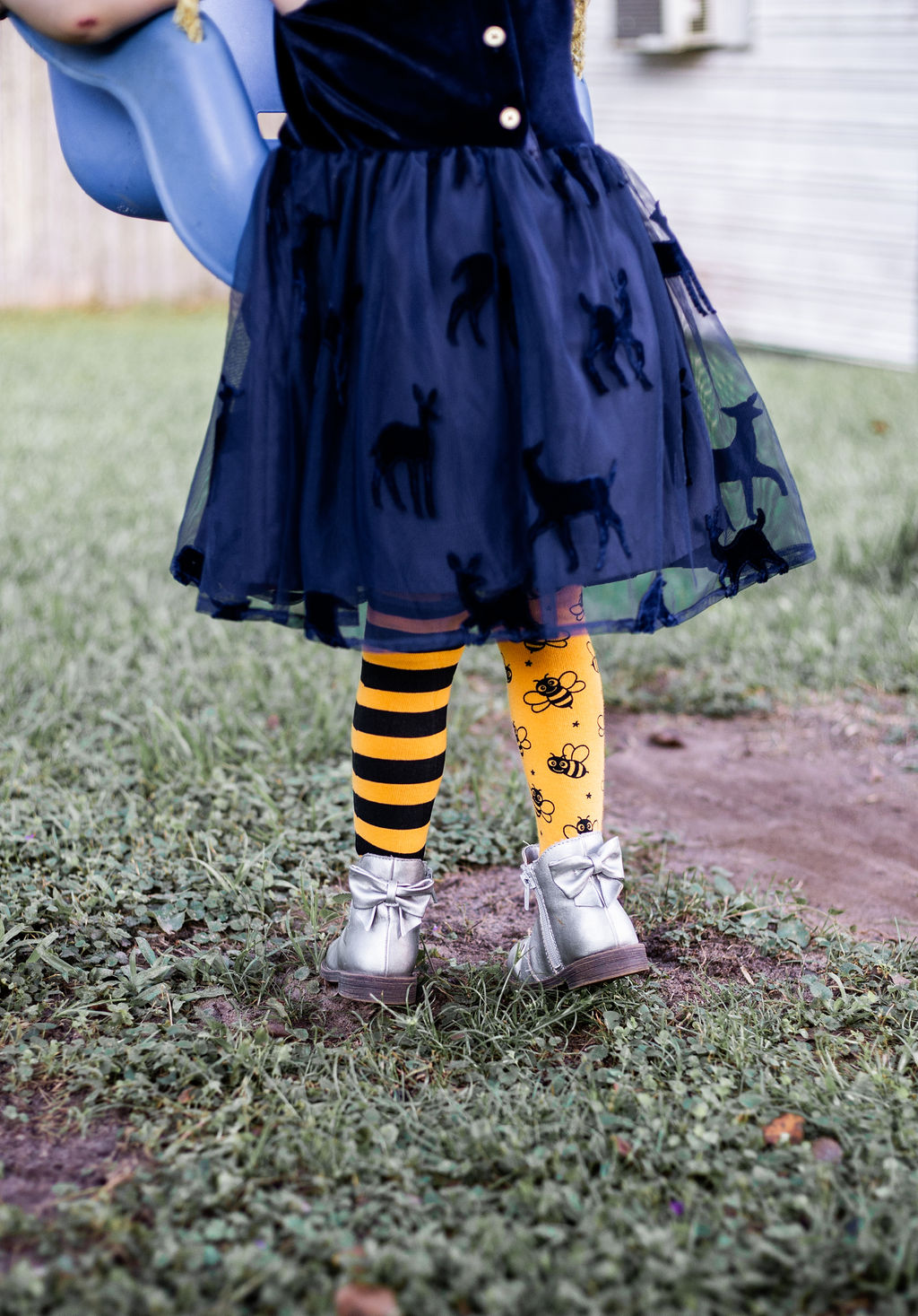 Bee tights for kids